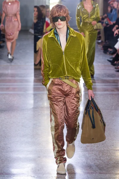 Look 65